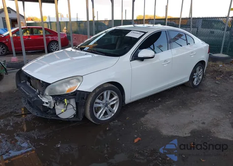 2013 Volvo S60 T5 z USA, uszkodzony, nr VIN YV1612FS1D2206007